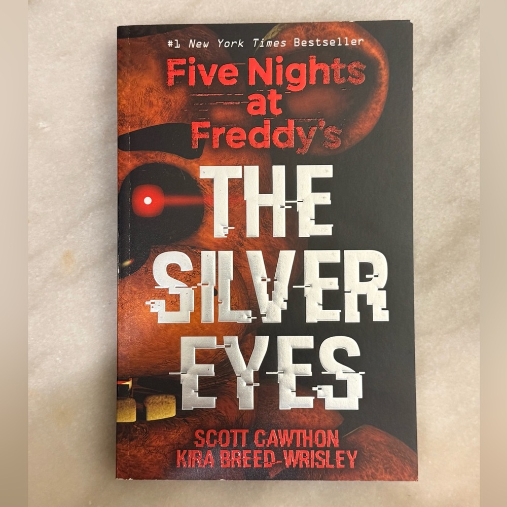 Five Nights at Freddy's: The Silver Eyes - Black and Red Coffee Table Book